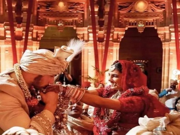 Celebrity couple Priyanka Chopra Jonas and Nick Jonas on their wedding day. (Image Source: Instagram)