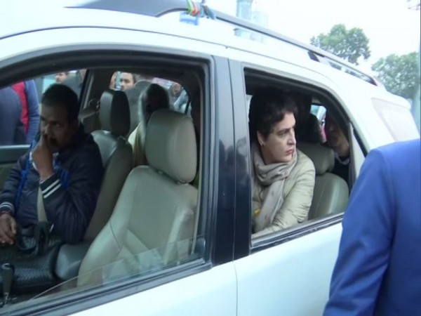 Congress leader Priyanka Gandhi Vadra was stopped by Uttar Pradesh Police while she was on way to meet family of former IPS officer. Photo/ANI