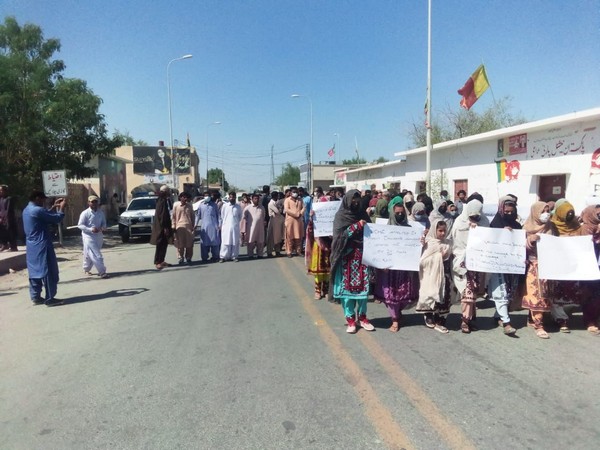 Hoshab killings: Protest with the bodies of slain children continues in the streets of Quetta