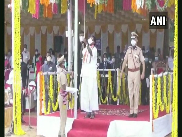 Puducherry Chief Minister V Narayanasamy hoists the National Flag at Indira Gandhi Stadium [Photo/ANI]