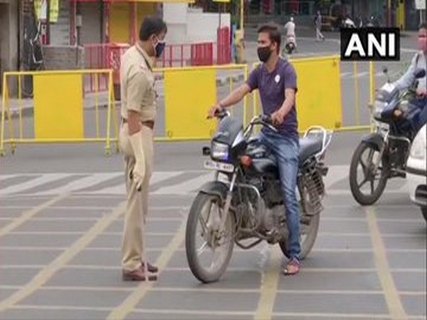 Maharashtra Police checking vehicles in Pune amid the second-phase of lockdown.