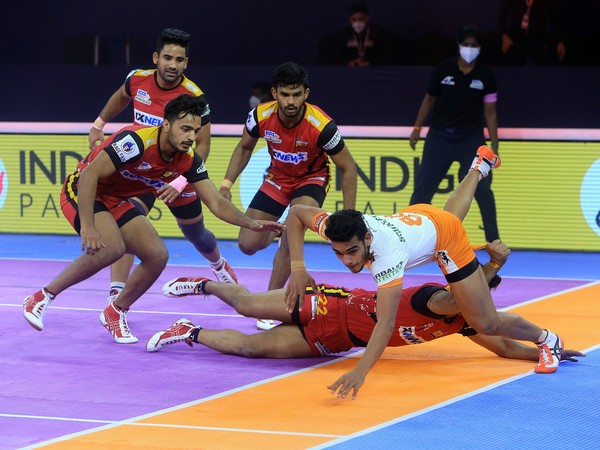 Puneri Paltan's Mohit Goyat in action (Photo/PKL)