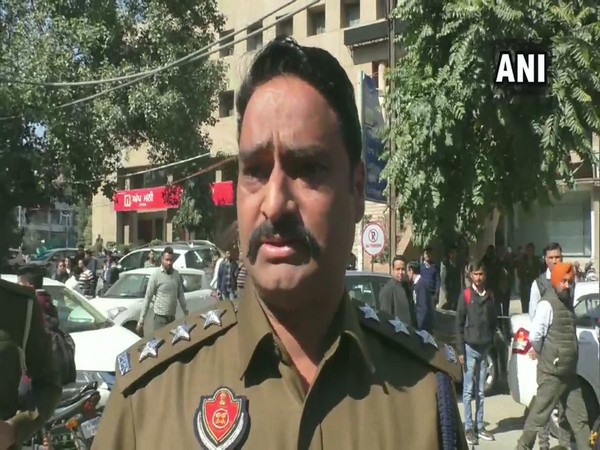 SP Jitendra Chopra taking to ANI over the robbery which took place near Police Commissioner's Office in Ludhiana on Saturday.