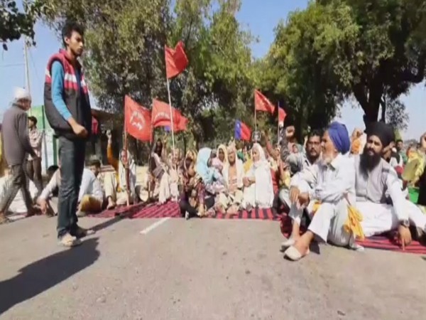 Locals staging a protest in Sangrur on Sunday against the killing of a Dalit man. Photo/ANI