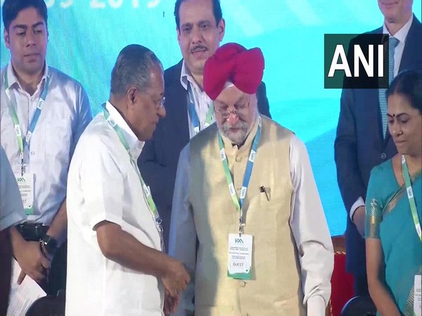 Kerala CM Pinarayi Vijayan and MoS Urban Development Hardeep Singh Puri at the event in Kochi on Tuesday. Photo/ANI