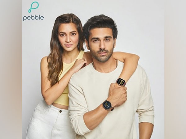 Kriti Kharbanda and Pulkit Samrat become the face of #ConnectedbyPebble Campaign
