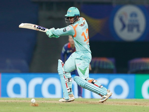 Quinton de Kock batting against Delhi Capitals during IPL 2022 (Image: IPL Twitter)