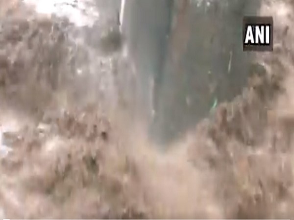 Heavy rainfall causes overflow of river in Rajouri [Photo/ANI]