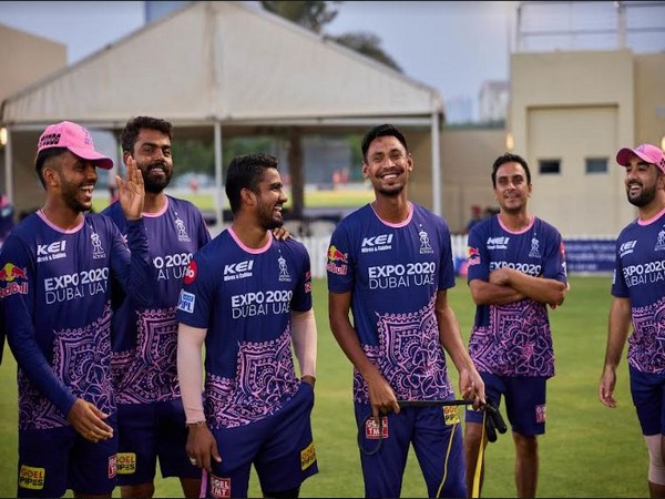 RR pacer Mustafizur Rahman (third from right) shares a light moment with teammates (Photo/Rajasthan Royals)