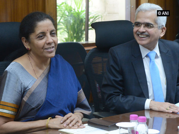  Finance Minister Nirmala Sitharaman and RBI Governor Shaktikanta Das in New Delhi on Monday