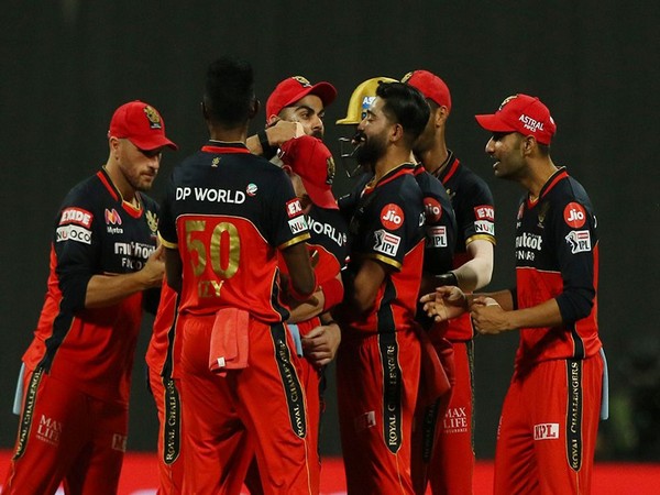 RCB players celebrating after taking a wicket (Photo/ BCCI/ IPL)