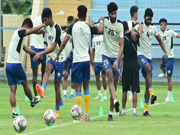 Real Kashmir FC players practicing ahead of match against Churchill Brothers FC (Image: AIFF Media)