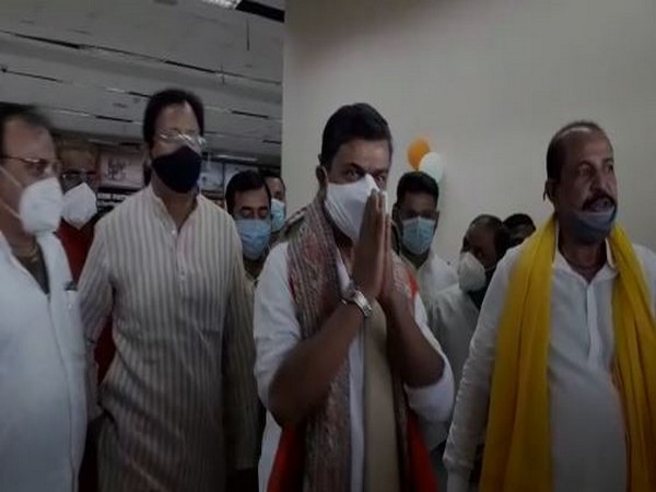 Union Minister RK Singh at Gaya Airport. (Photo/ ANI)