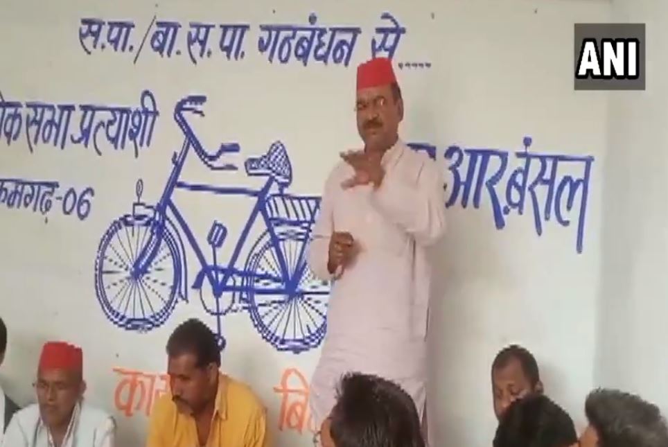 SP candidate from Tikamgarh RR Bansal interacting with party workers in Chattarpur on Tuesday.