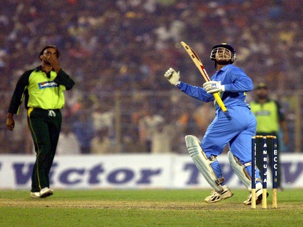 Shoaib Akhtar and Sourav Ganguly