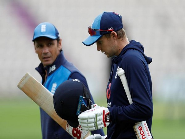 Mark Ramprakash with Joe Root