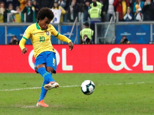 Brazil's midfielder Willian