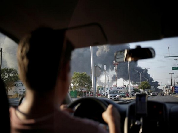 The incident occurred late on Tuesday in El Caballo Blanco bar in the port city of Coatzacoalcos.