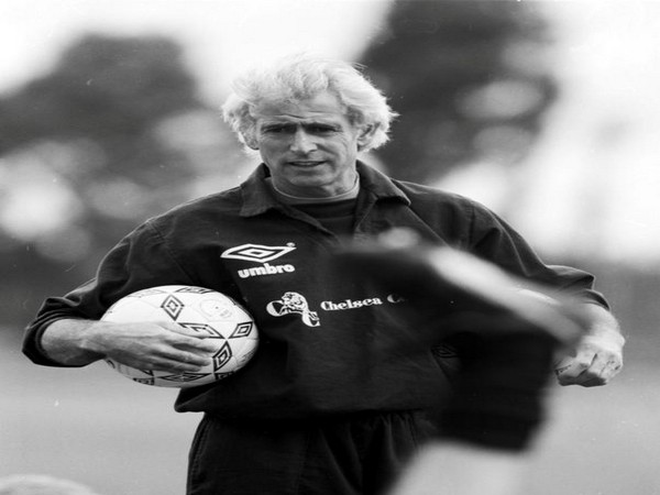 Former Chelsea goalkeeper Peter Bonetti