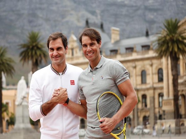 Roger Federer (left) and Rafael Nadal (right) 