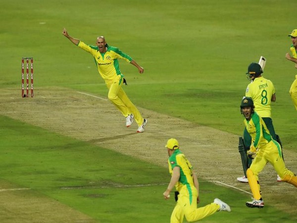Australia's Ashton Agar celebrates taking the wicket of South Africa's Dale Steyn