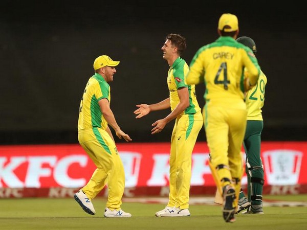 Australian cricket team in action against South Africa in Newlands on Wednesday.