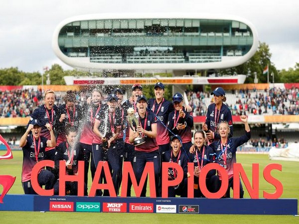 England women's team with the World Cup 2017 trophy at the Lord's