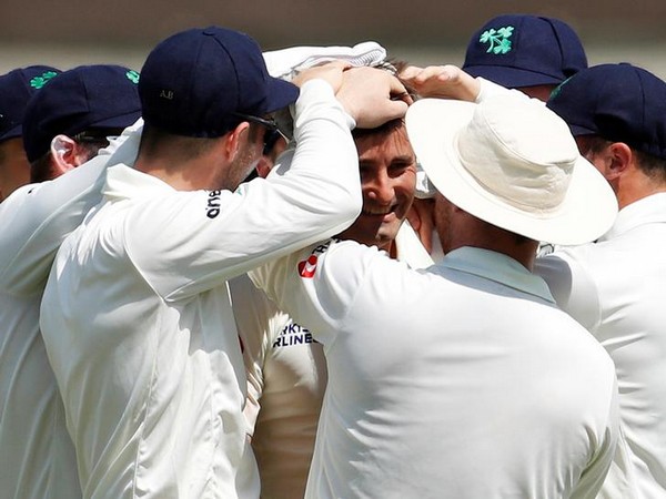 Ireland cricketers praising Tim Murtagh for taking five wickets
