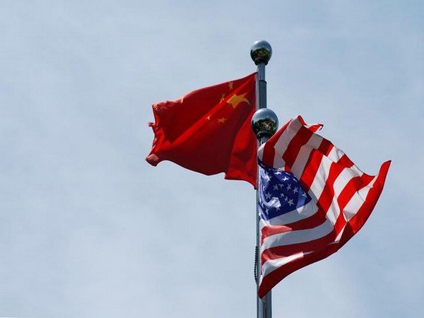 China, US flags