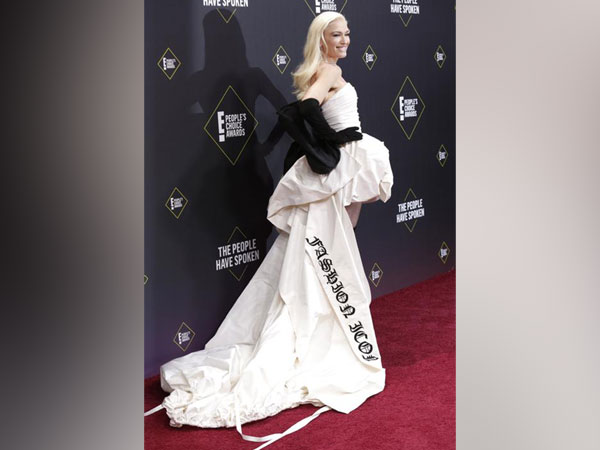 Gwen Stefani at the People's Choice Award.