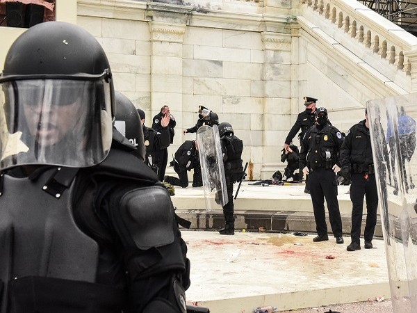 US Capitol police (Credit: Reuters Pictures)