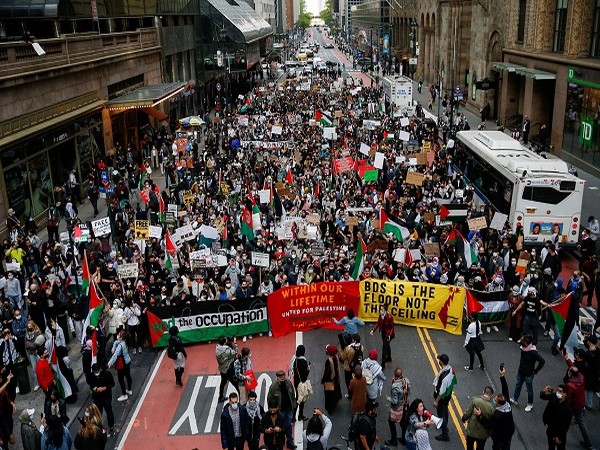 Demonstrators protesting near Israeli Consulate in New York (Credit: Reuters Pictures)