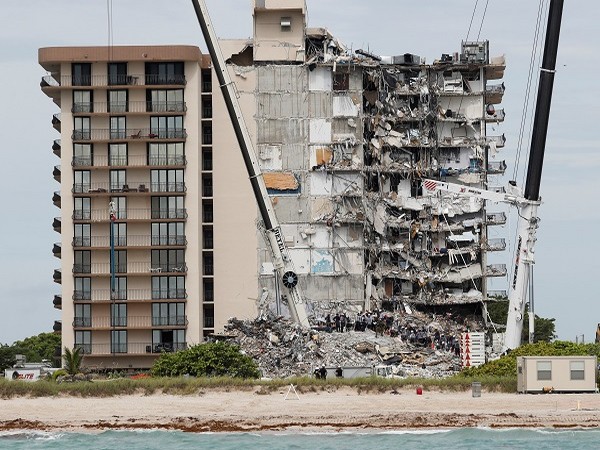 Florida building collapse (Credit: Reuters)