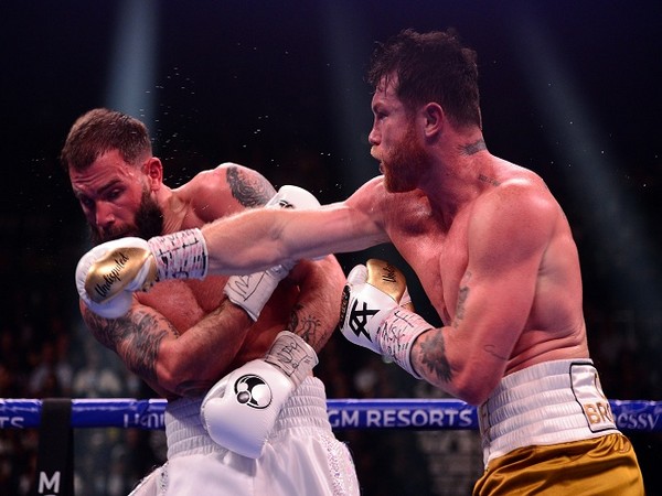 Canelo Alvarez during bout against Caleb Plant