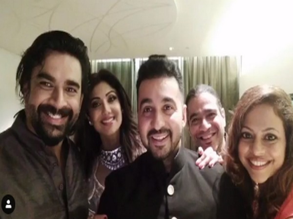 Actors R Madhavan and Shilpa Shetty with their families (Image Source: Instagram)