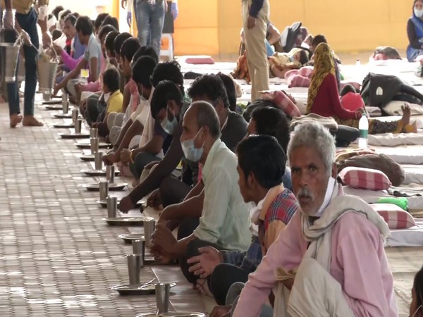 Ashram providing food to stranded workers amid lockdown