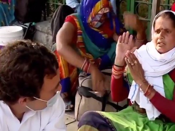 Rahul Gandhi interacting with migrant labourers in in Delhi's Sukdev Vihar. (Photo credit: Congress)