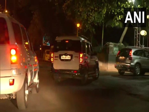 Congress leader Rahul Gandhi reached Sir Ganga Ram Hospital in Delhi.
