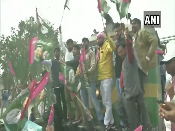 Jan Adhikar Party (Loktantrik) workers protesting at Patna Junction railway station