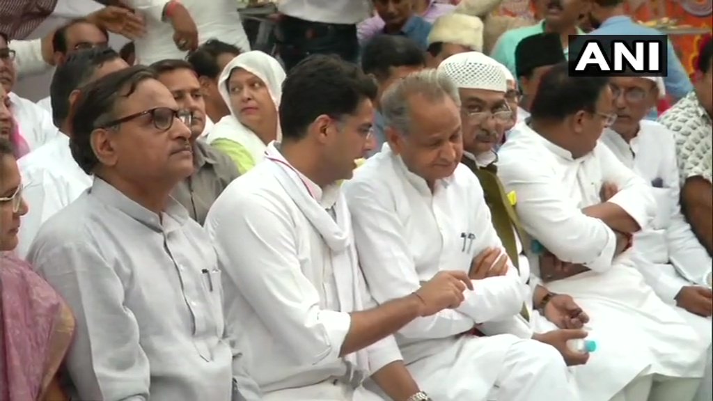 Visuals from Iftar party in Jaipur, Rajasthan.