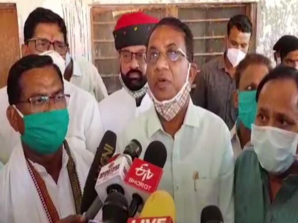 Rajasthan Minister Arjun Singh Bamaniya speaking to reporters on Sunday. Photo/ANI