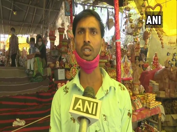    Potters and sellers of decorative items in Jaipur are hopeful that Diwali will benefit their business.