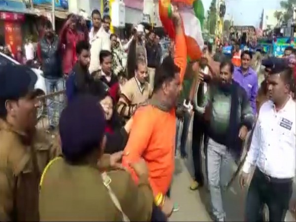 Visual from the clash between BJP workers and police in Rajgarh, Madhya Pradesh