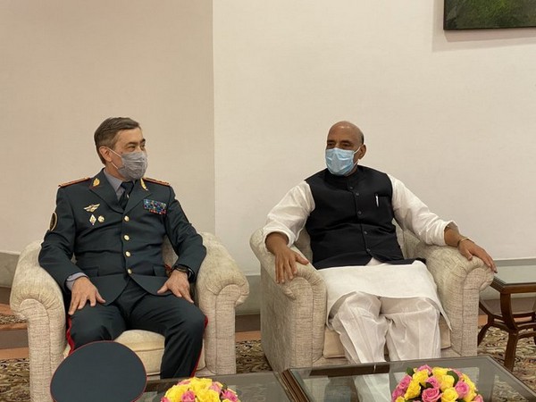 Defence Minister Rajnath Singh with his Kazakhstan counterpart Lieutenant General Nurlan Yermekbayev (Twitter)
