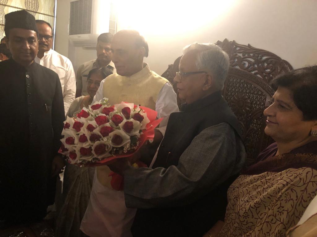 Union Home Minister Rajnath Singh while meeting with Dr Ammar Rizvi in Lucknow on Friday. Photo/ANI