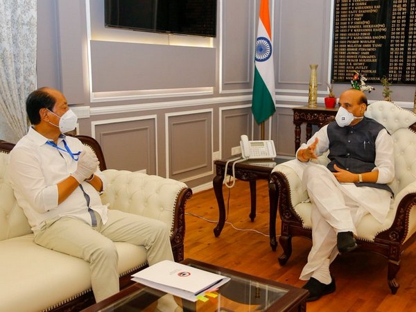 Nagaland Chief Minister Neiphiu Rio meeting with Defence Minister Rajnath Singh in New Delhi. (Photo: Twitter)