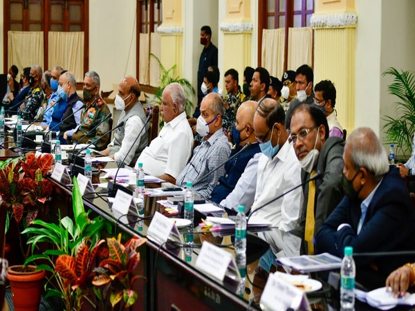 Defence Minister Rajnath Singh held a review meeting with Karnataka Chief Minister BS Yediyurappa in Bengaluru. (ANI/Photo)