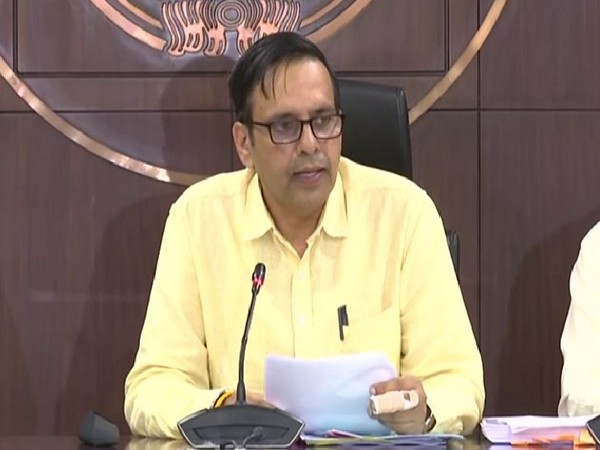 Principal Secretary of Medical Education Rajnish Dubey addressing a press conference on Thursday in Lucknow. Photo/ANI