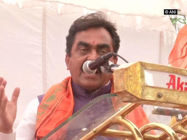 BJP leader Rakesh Singh addressing an election rally in Bhopal, Madhya Prades on Wednesday. Photo/ANI