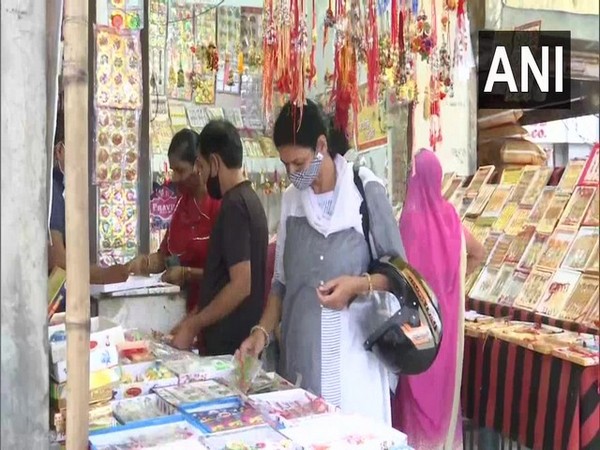 Low customer footfall worries Rakhi sellers in Jaipur. (Photo/ANI)